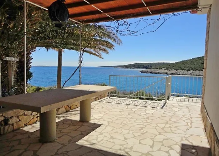House Pavic Vis